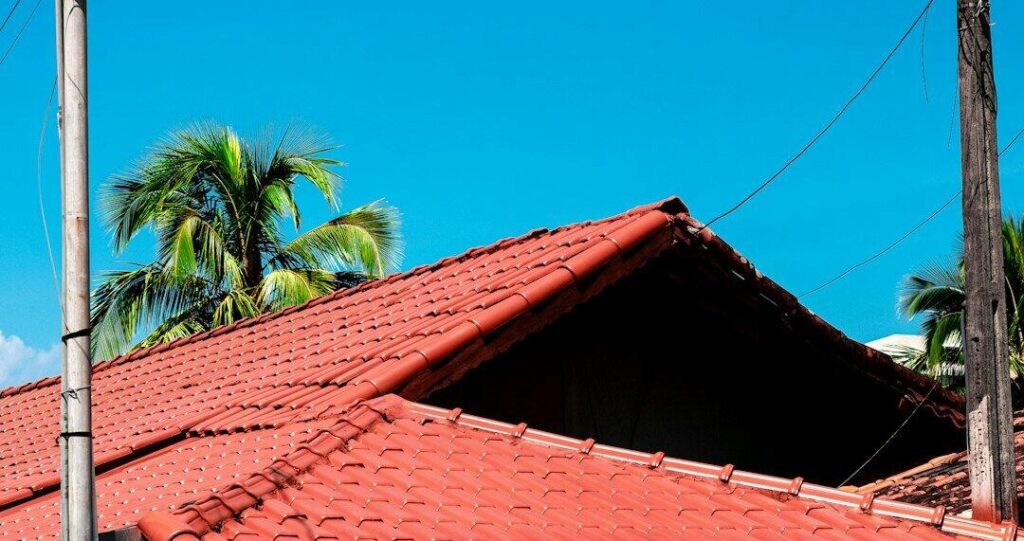 Peinture toiture à Pérols : rénovation de couverture et protection durable